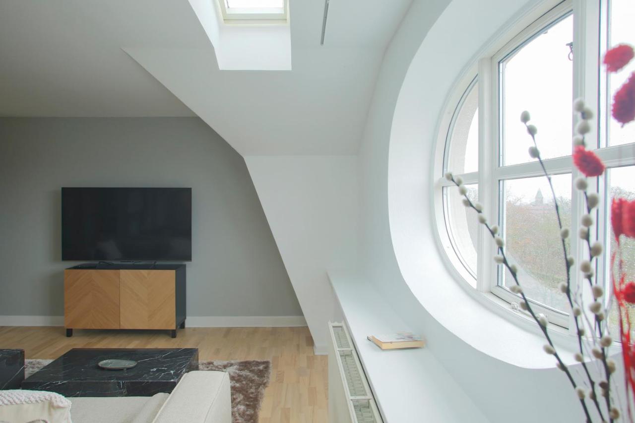 Unique 5 Bedroom W Exposed Beams In Leilighet *