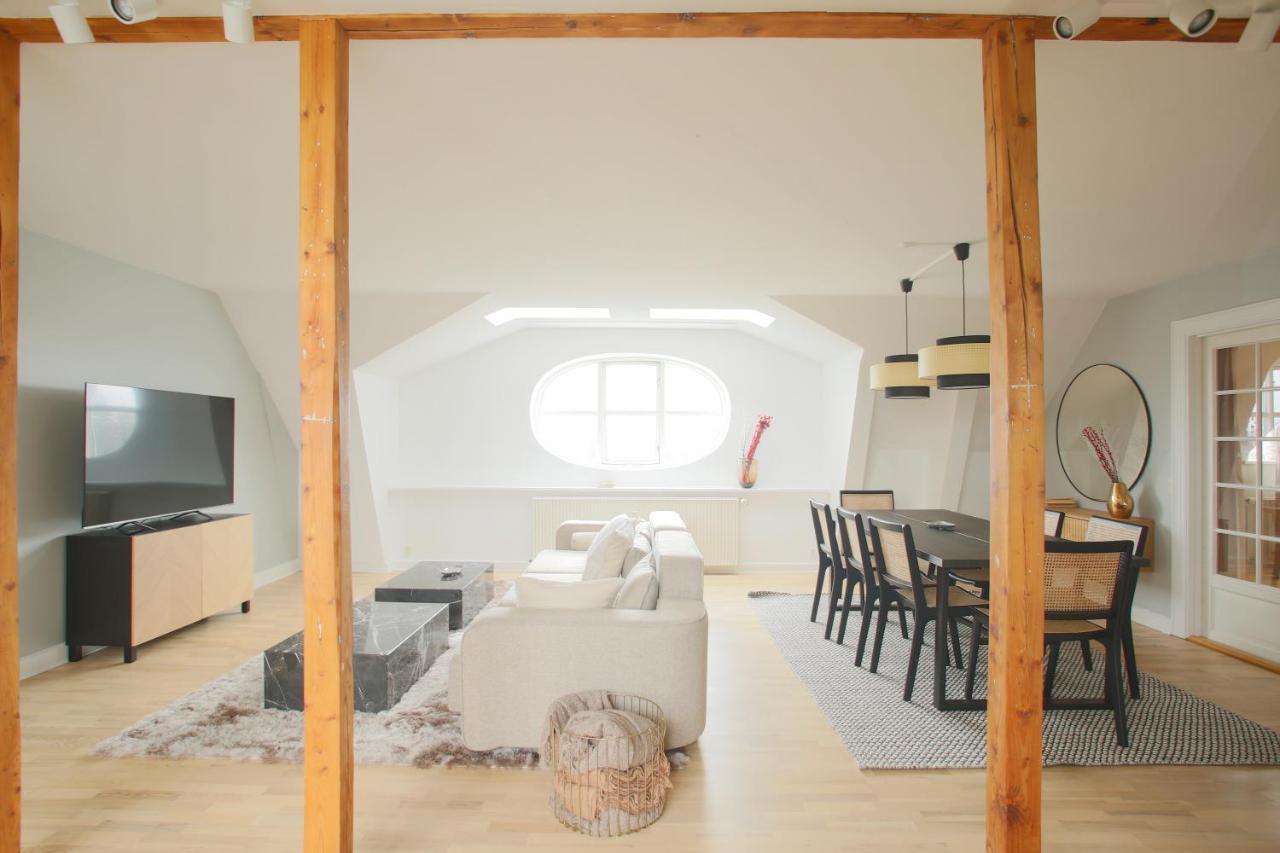 Leilighet Unique 5 Bedroom W Exposed Beams In *