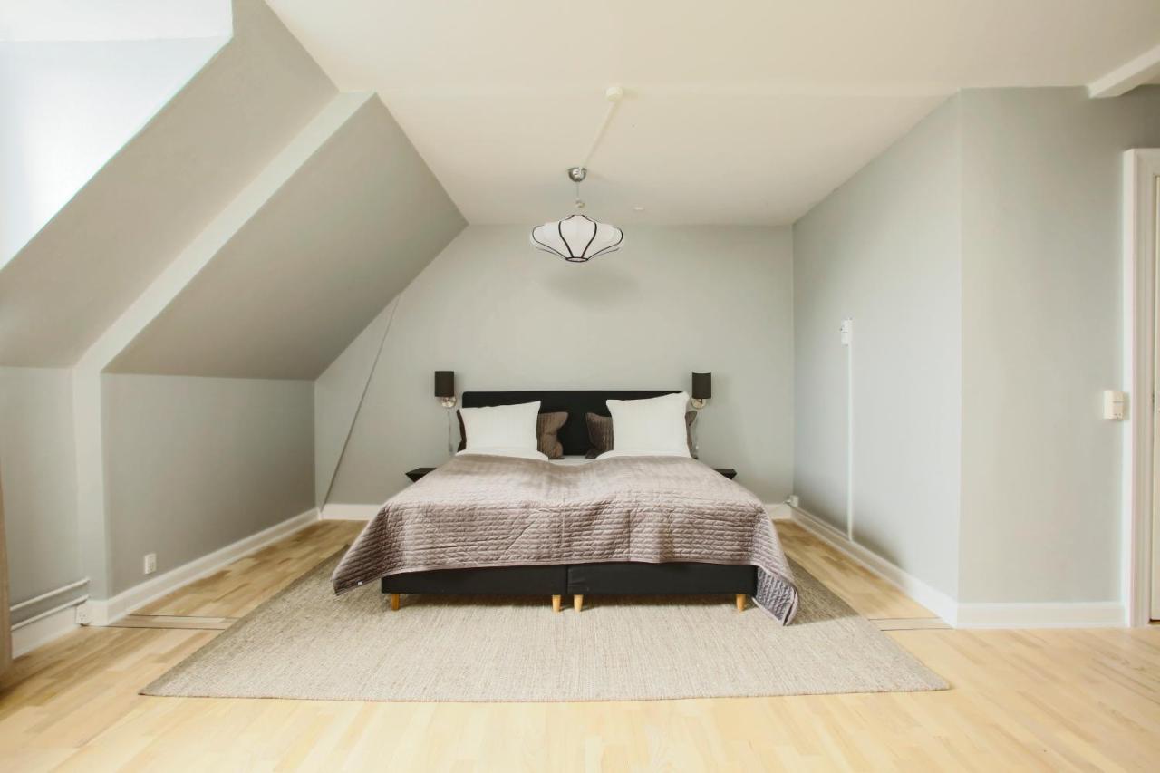Apartment Unique 5 Bedroom W Exposed Beams In